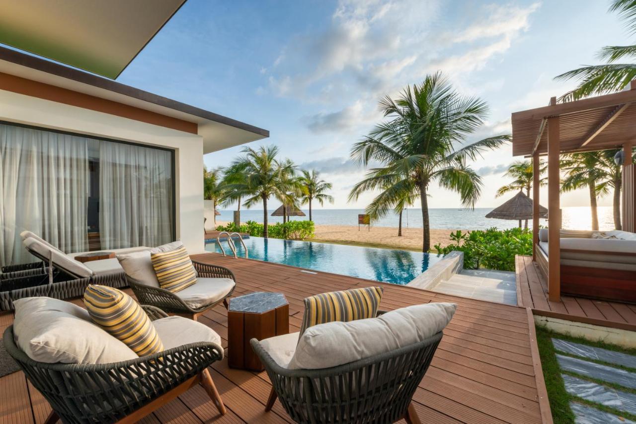 Moevenpick Villas & Residences Phú Quý Zewnętrze zdjęcie Beachfront Pool Villa