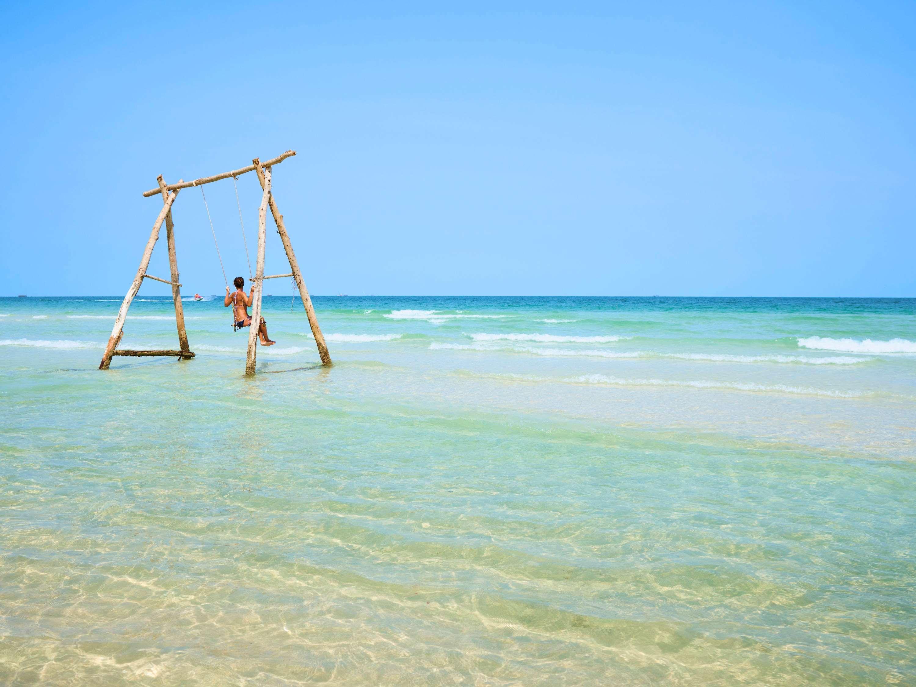 Moevenpick Villas & Residences Phú Quý Zewnętrze zdjęcie Swing at the beach