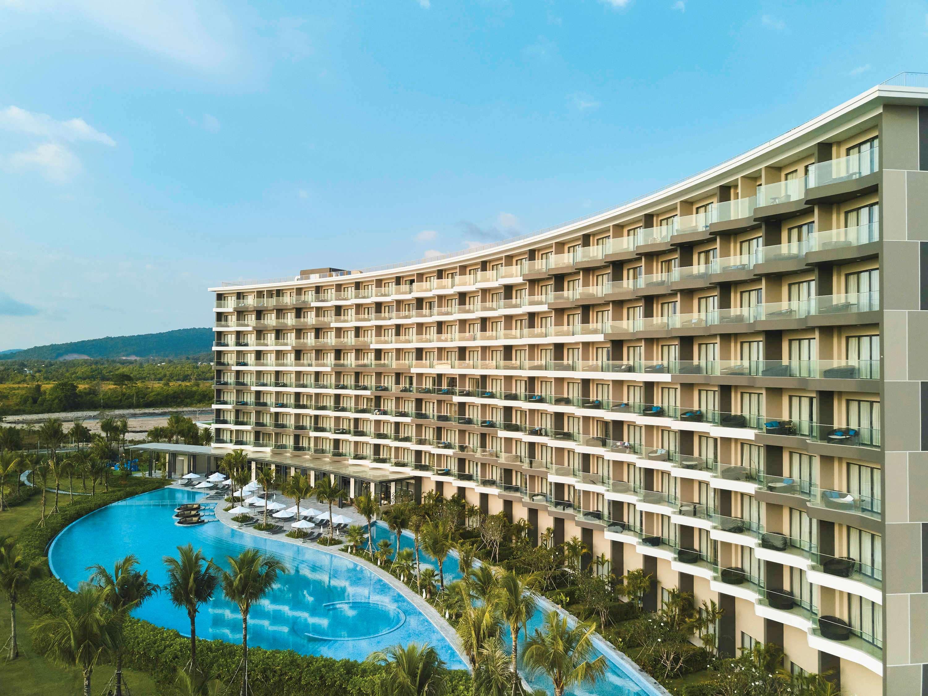 Moevenpick Villas & Residences Phú Quý Zewnętrze zdjęcie The hotel's main building