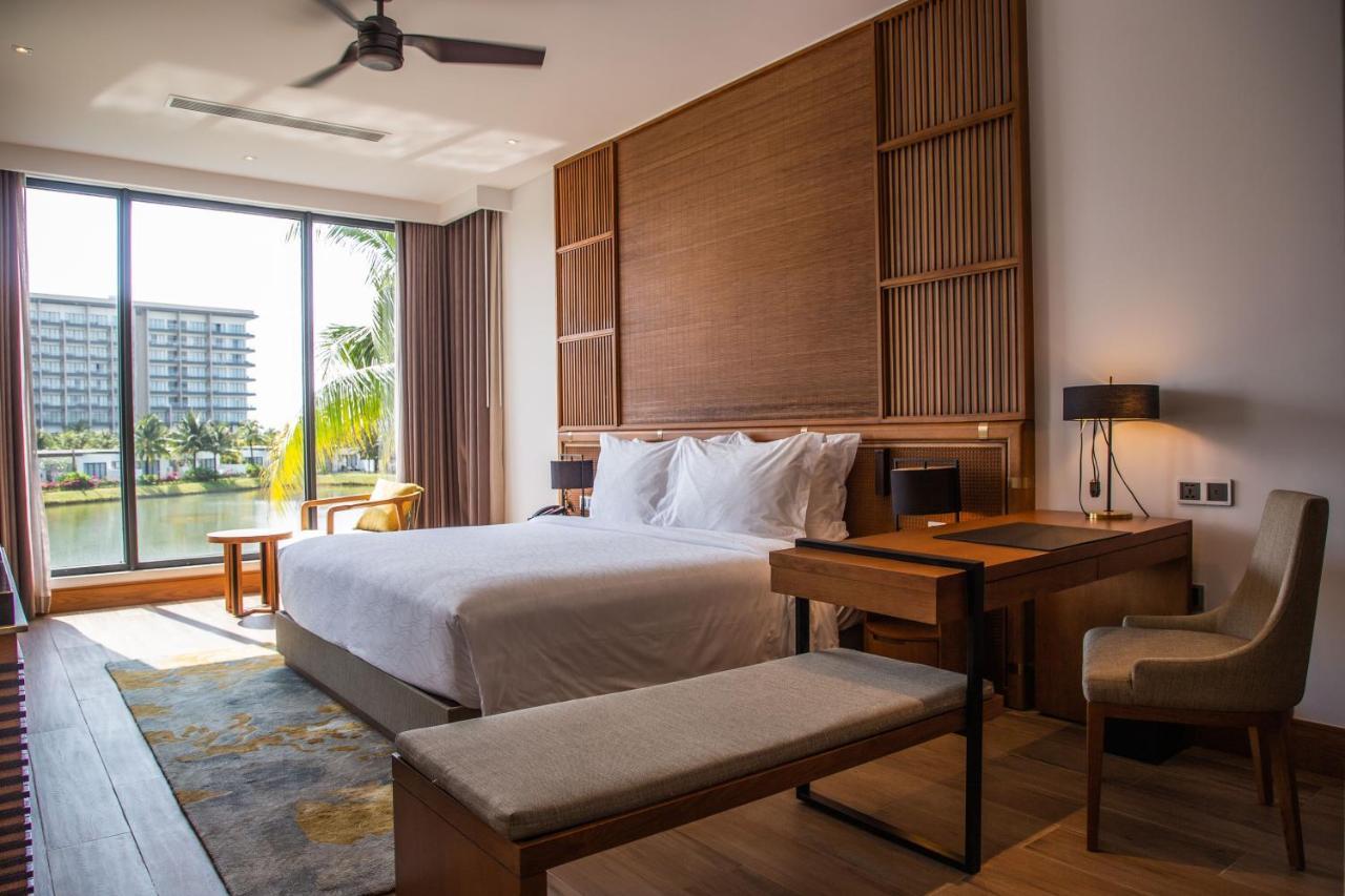 Moevenpick Villas & Residences Phú Quý Zewnętrze zdjęcie A bedroom at the hotel