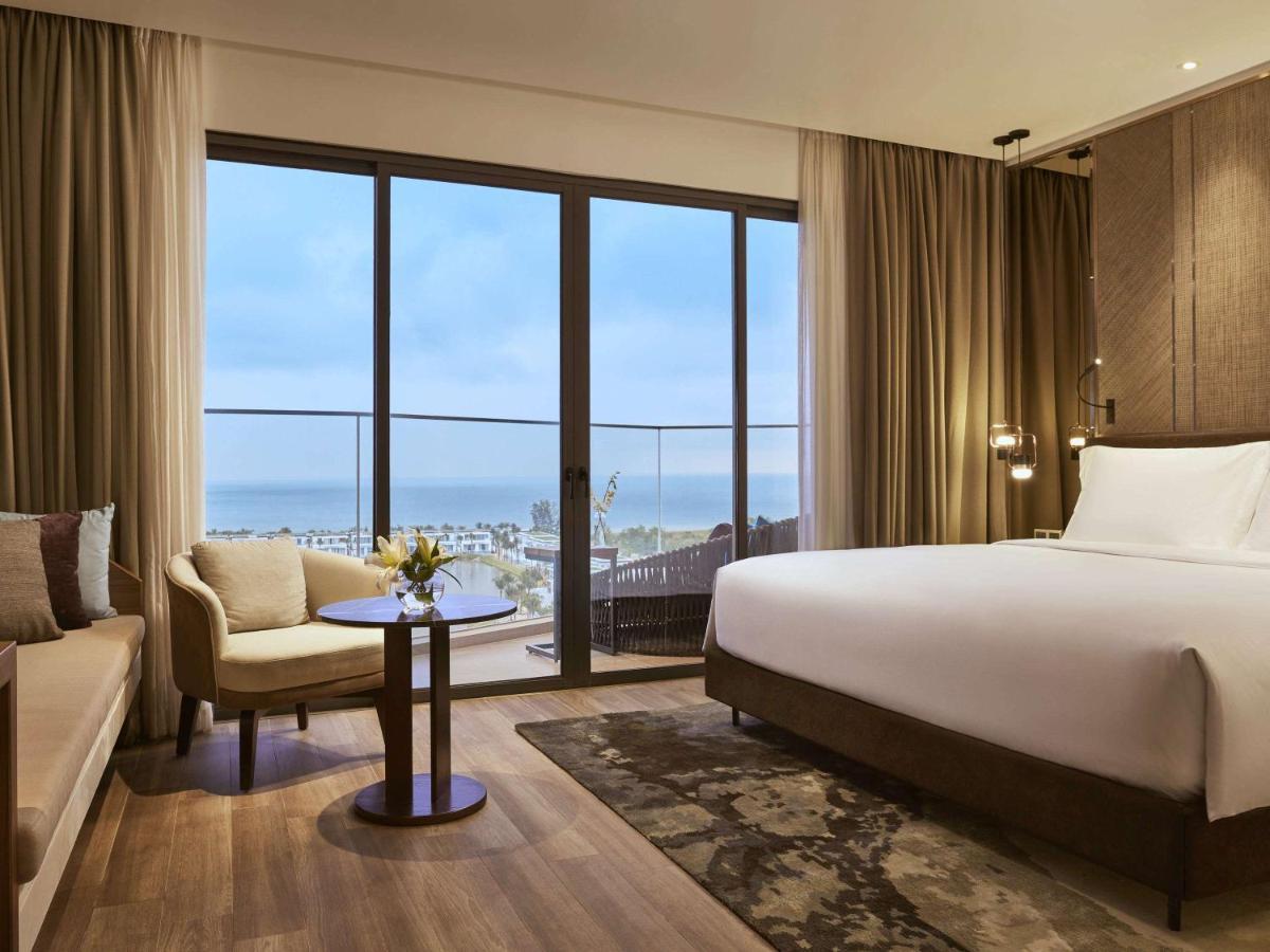 Moevenpick Villas & Residences Phú Quý Zewnętrze zdjęcie A guest room at the hotel