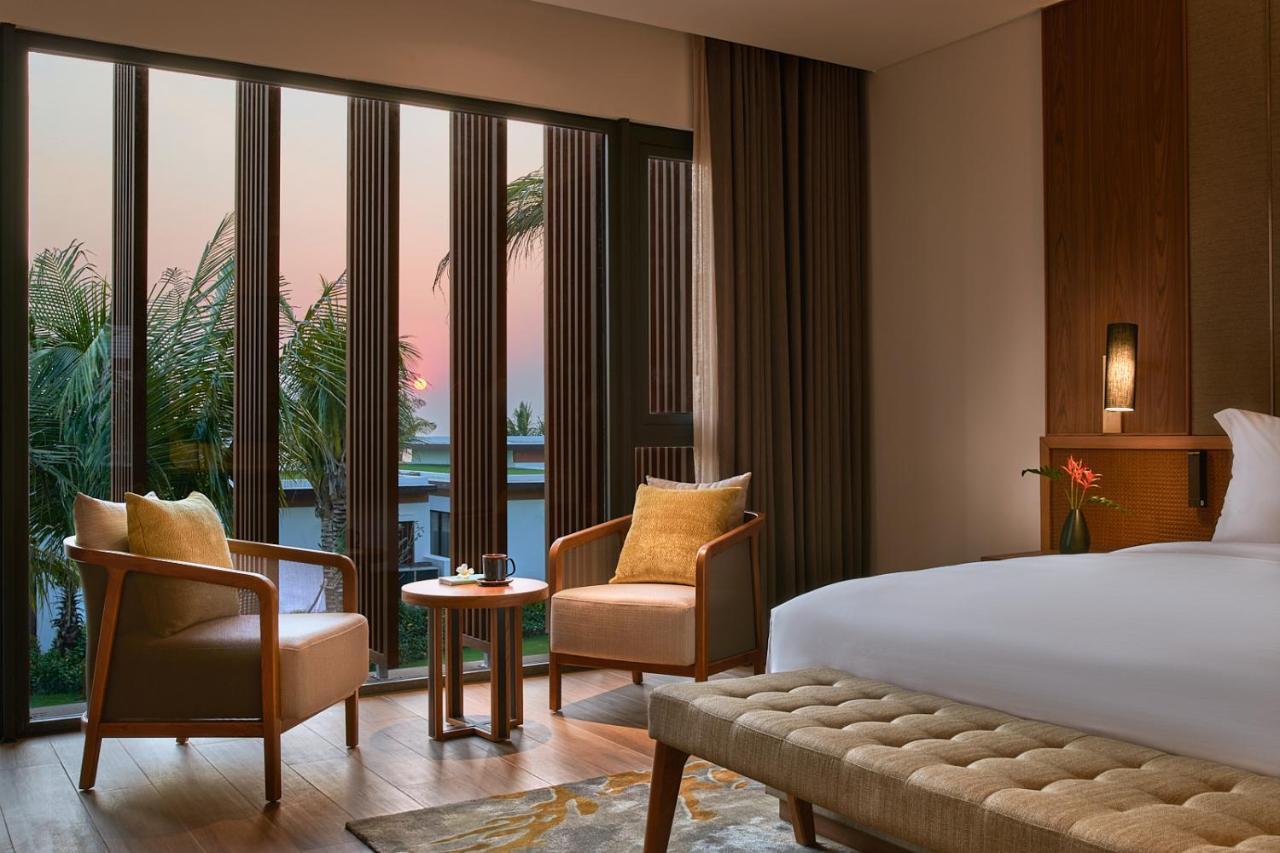 Moevenpick Villas & Residences Phú Quý Zewnętrze zdjęcie A guest room at the hotel