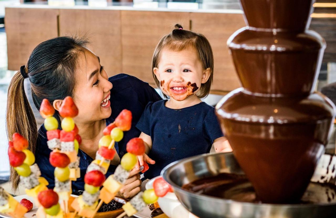 Moevenpick Villas & Residences Phú Quý Zewnętrze zdjęcie A chocolate fountain